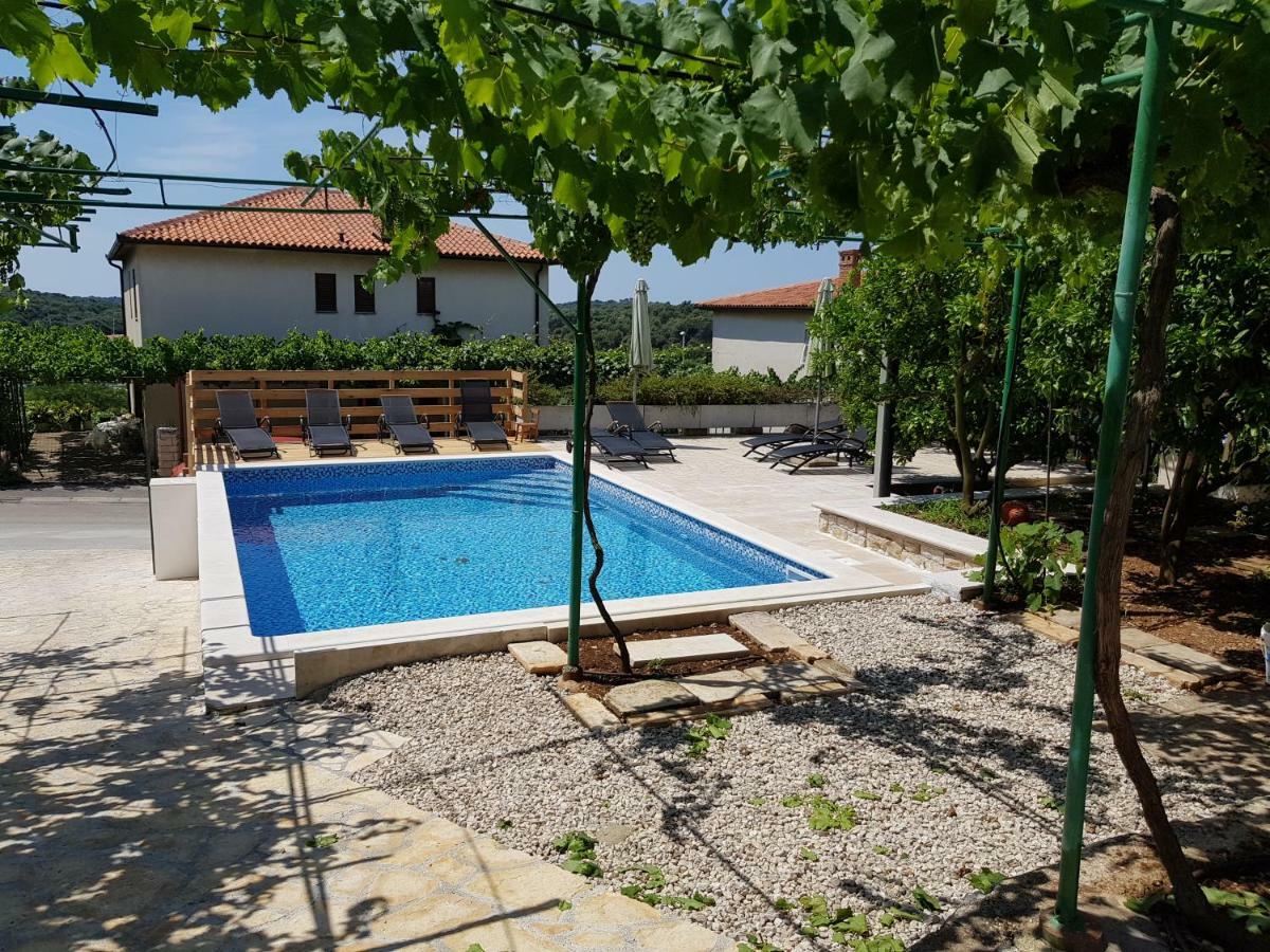Apartment Petrinic V Пула Экстерьер фото